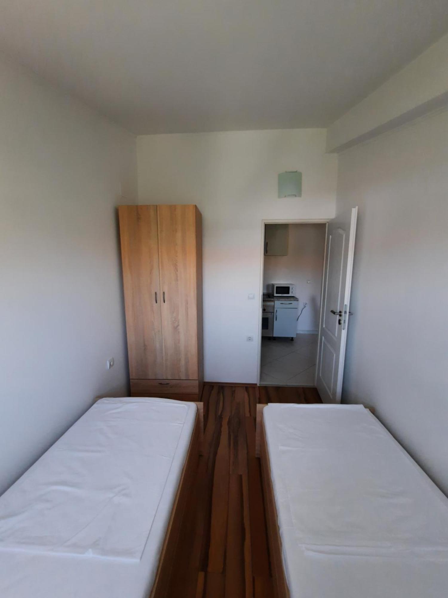 Apartments Maretic Mandre Ngoại thất bức ảnh