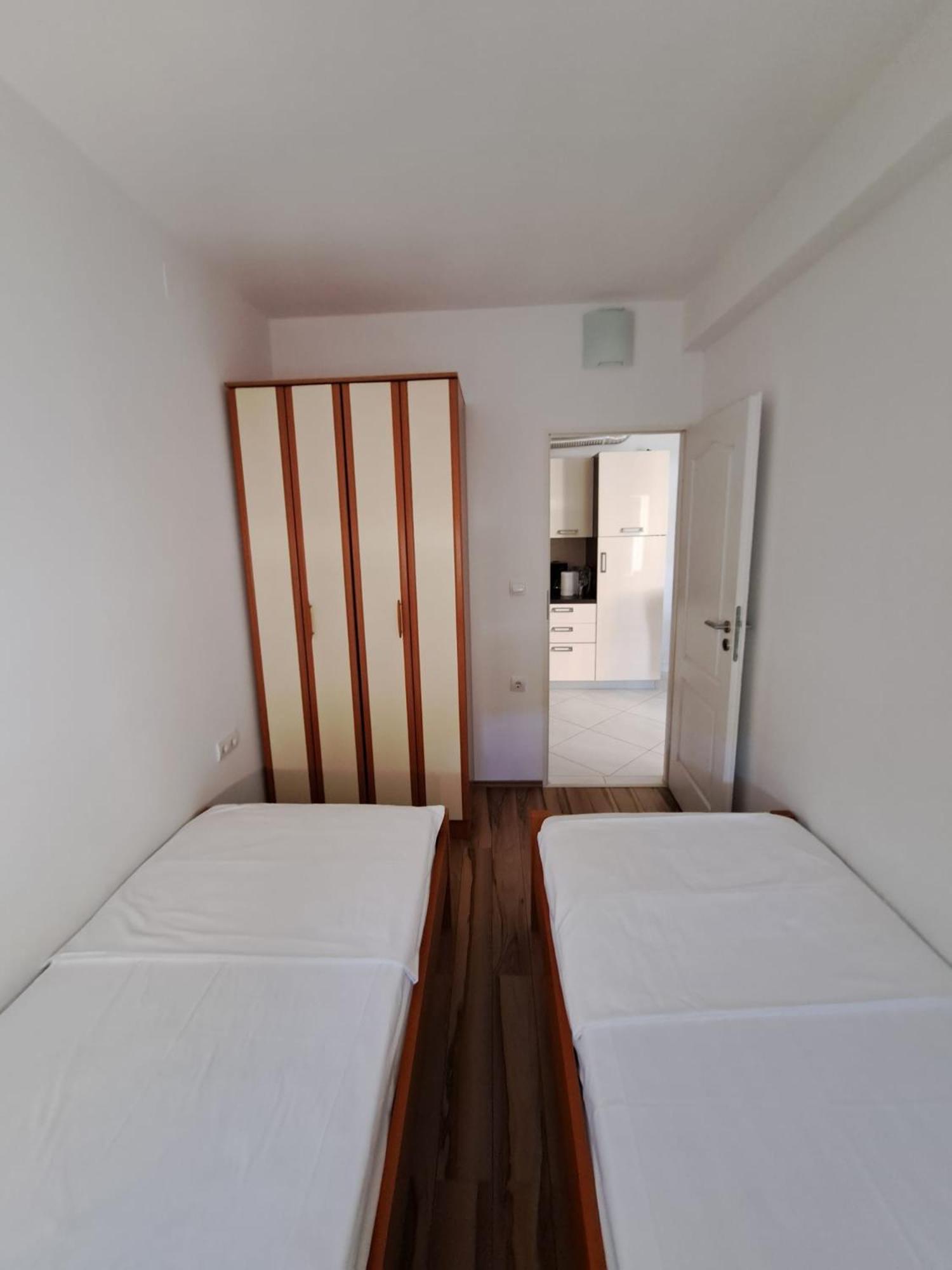 Apartments Maretic Mandre Ngoại thất bức ảnh