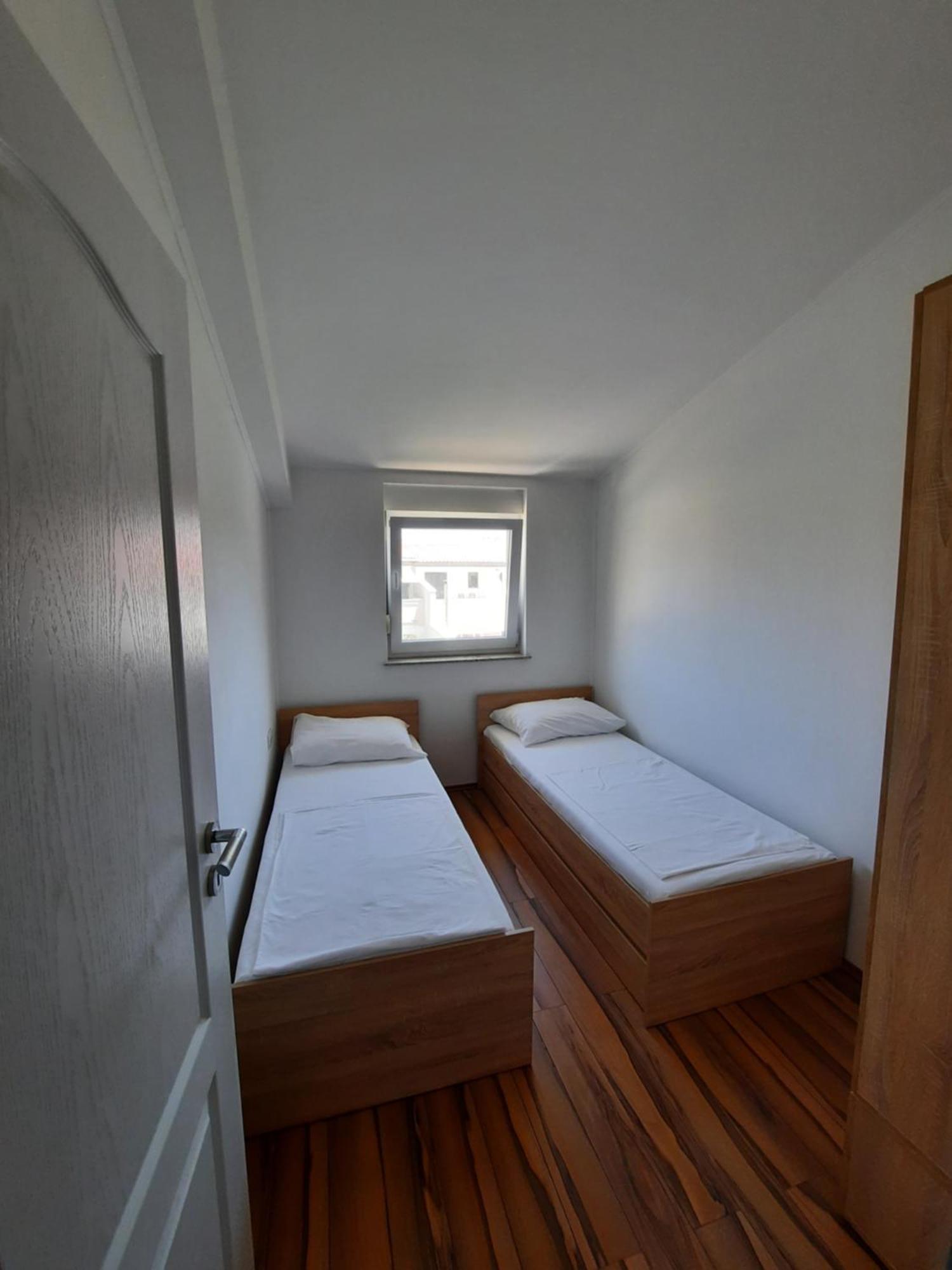 Apartments Maretic Mandre Ngoại thất bức ảnh