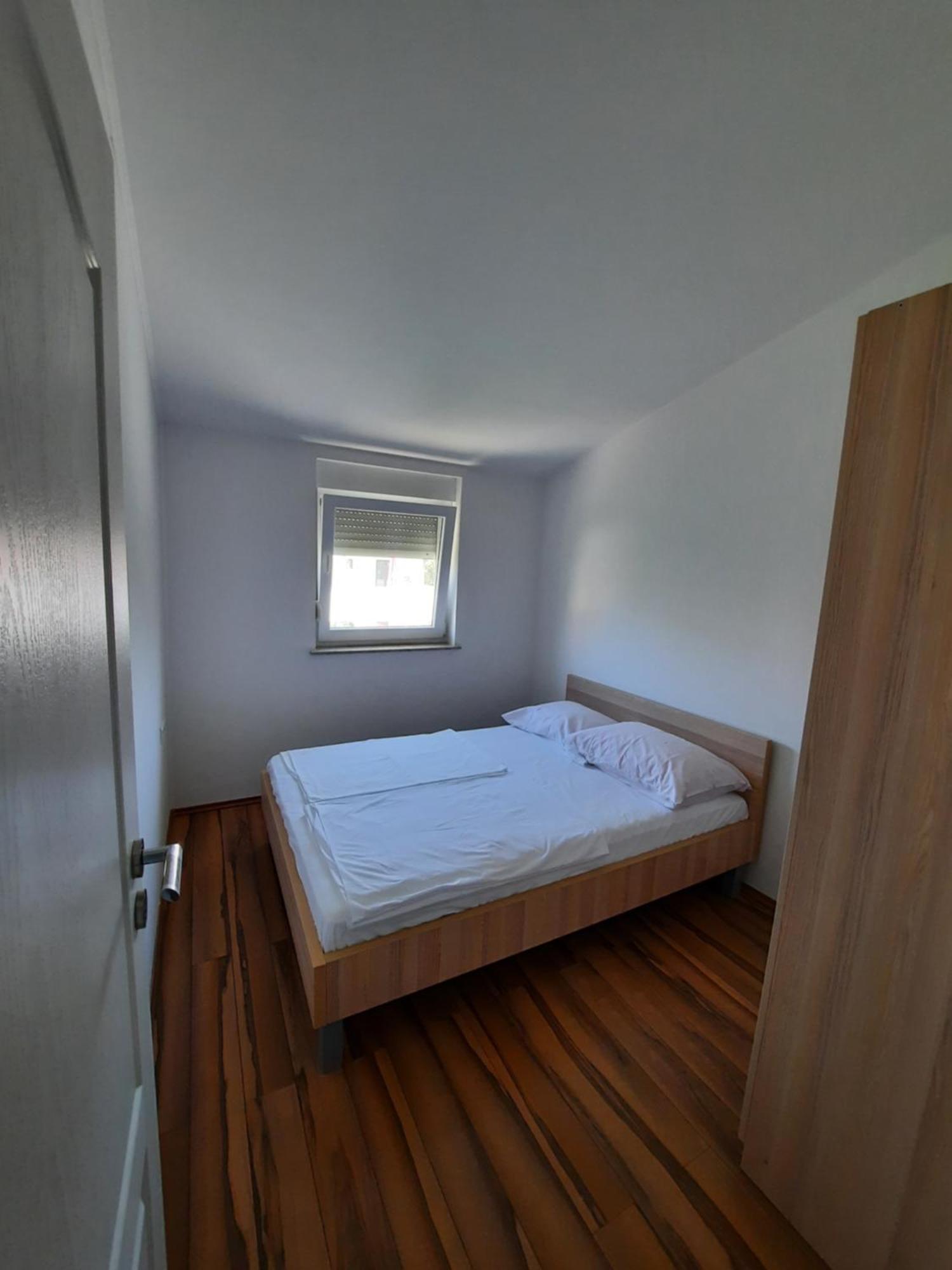 Apartments Maretic Mandre Ngoại thất bức ảnh